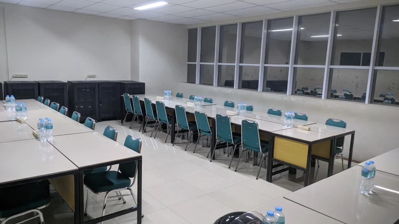 Gambar utama ruang laboratorium 773